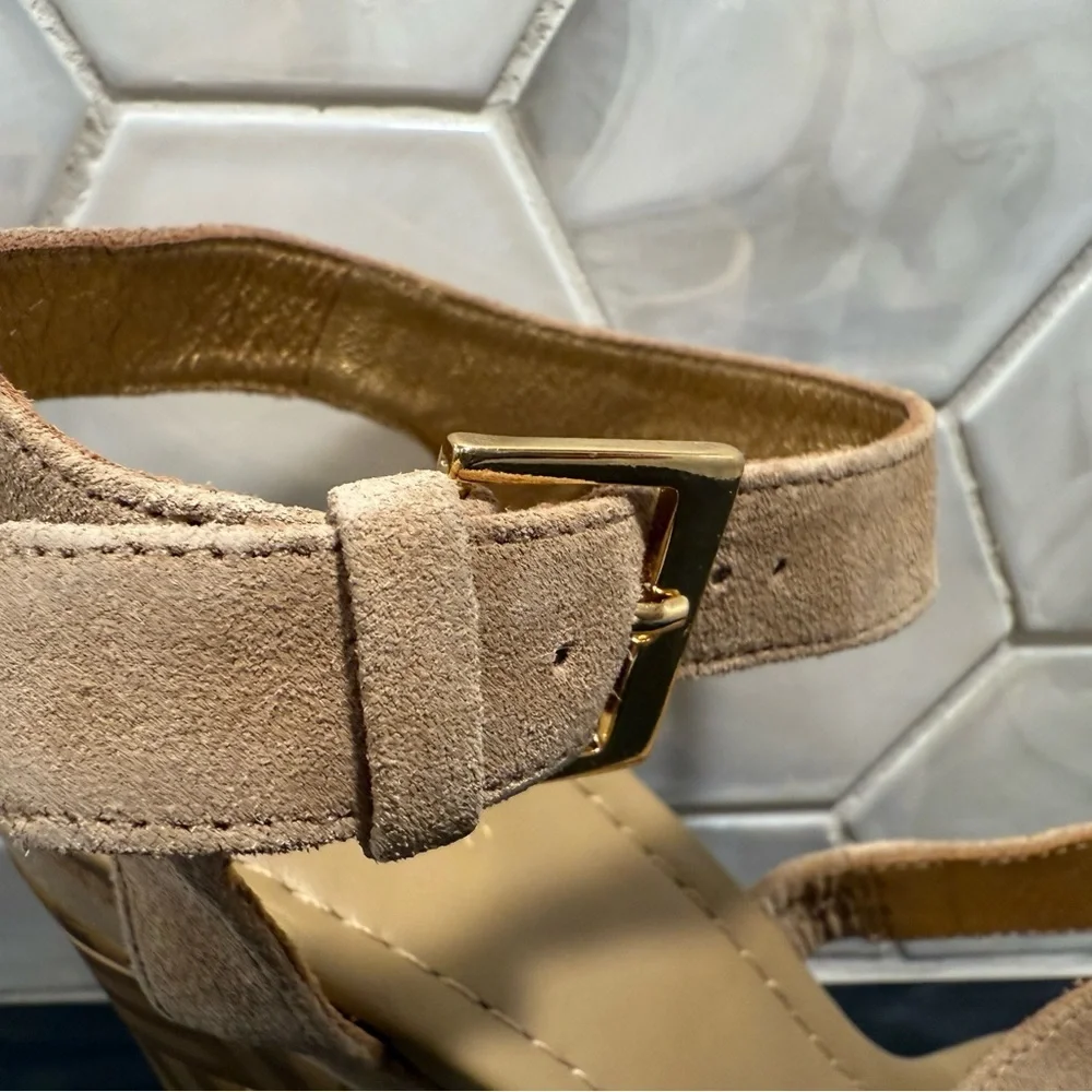 Kate Spade Farryn Wedge Heel Sandals Sz 8.5 Tan Suede Metallic Gold Geo Strappy